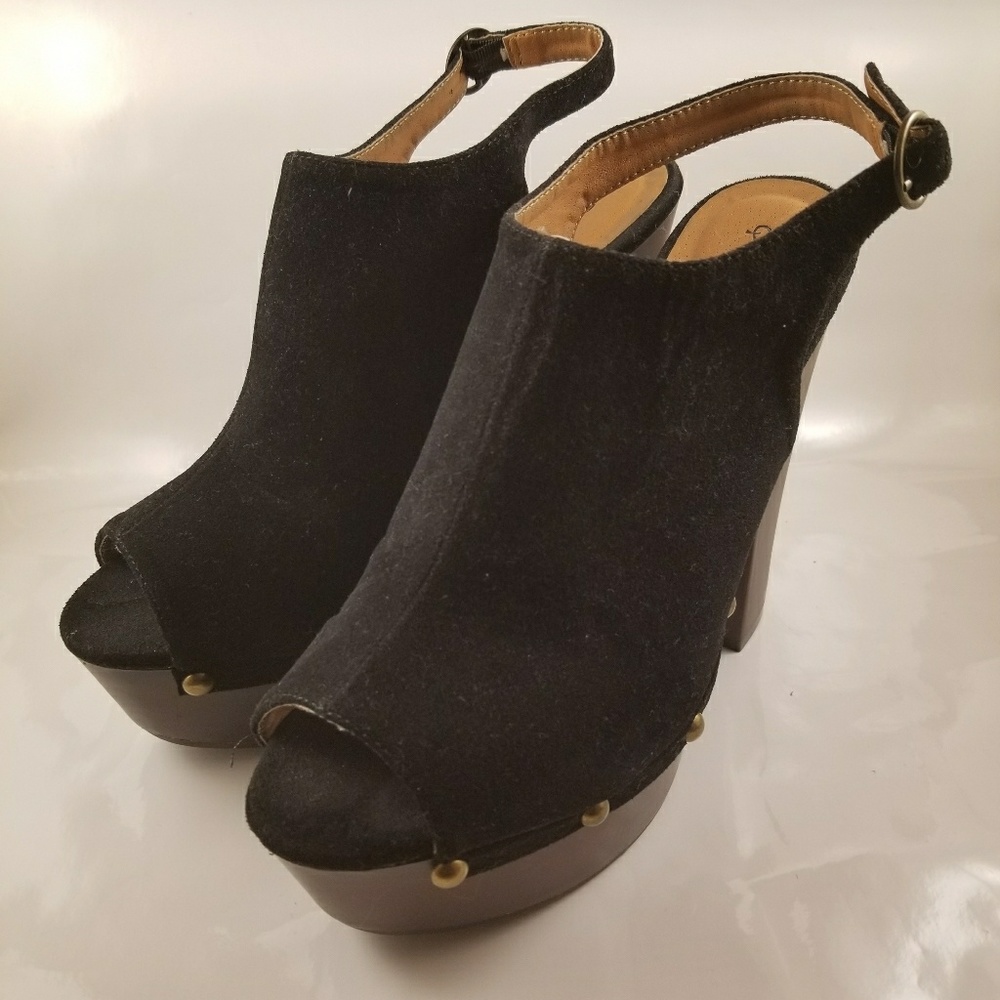 Suede mules with gold accents
